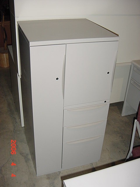 HWStorageTower.JPG (40059 bytes)